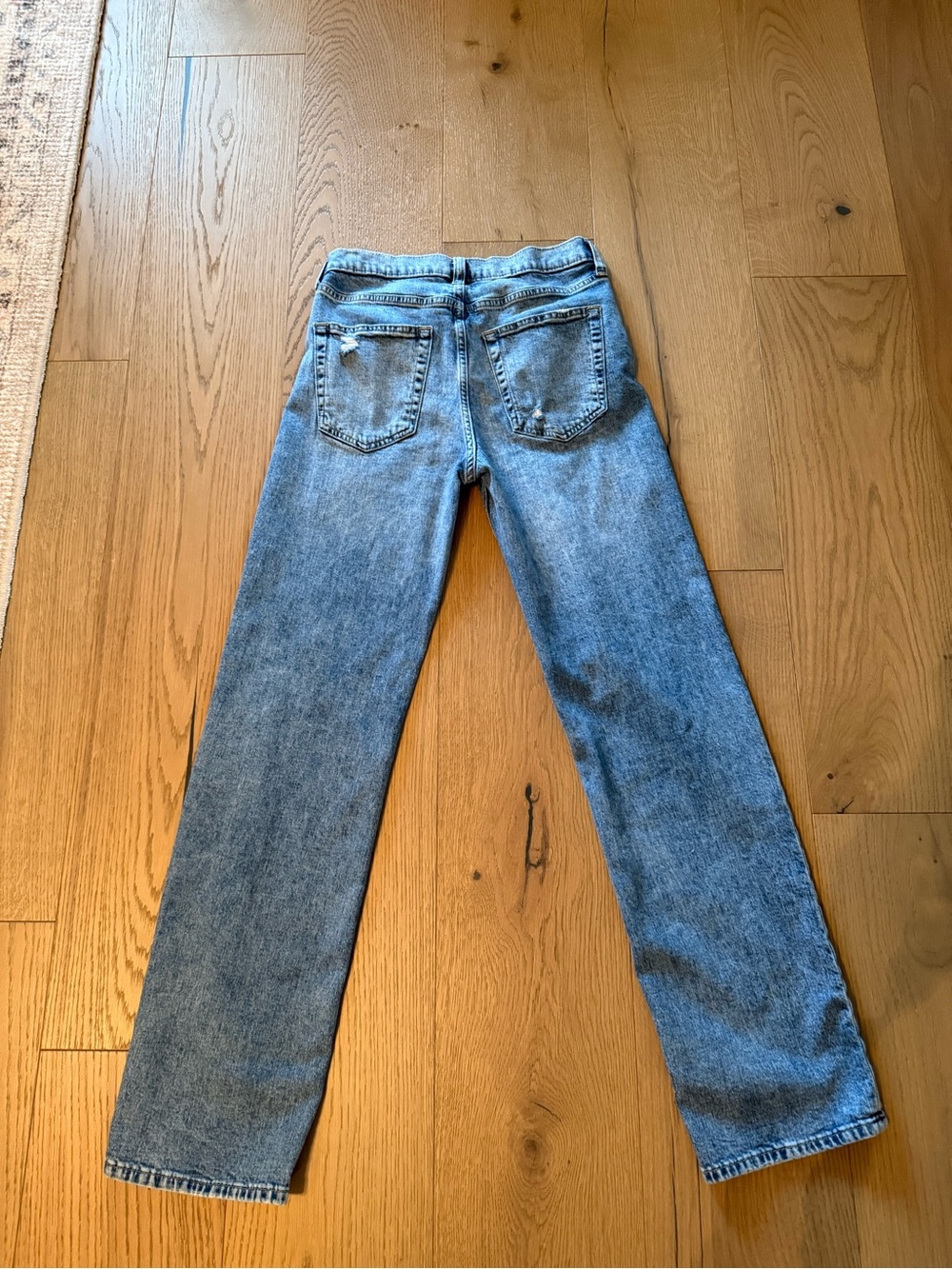 GAP Loose Mid Rise Light Wash Jeans - Picture 6 of 7
